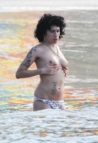 Amy Winehouse Topless