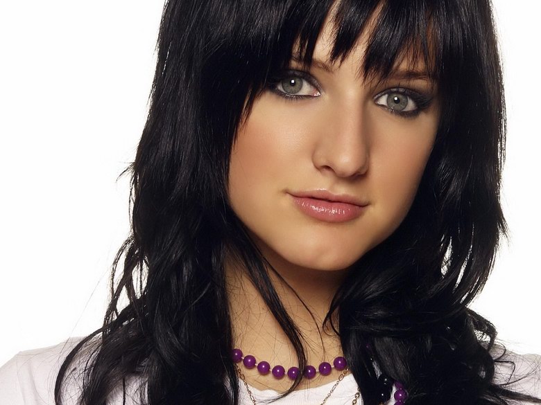 Ashlee Simpson is hot in every pictures