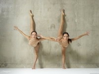 Julietta & Magdalena in Acrobatic Art