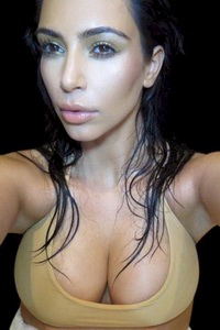 Kim Kardashian Takes Selfie