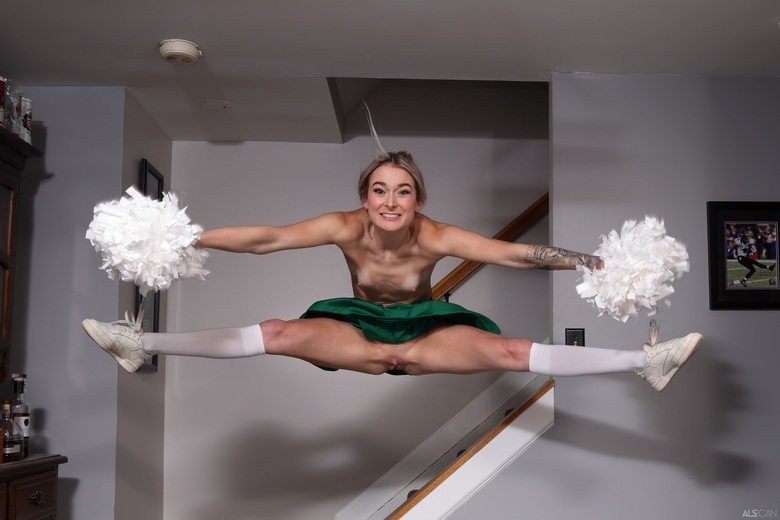 Frisky Flyer Thea Summers
