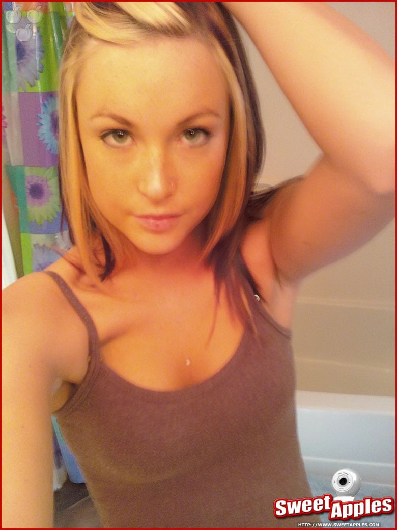 Hailey taking some selfshot photos
