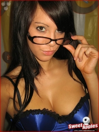 Jazmine taking selfshots