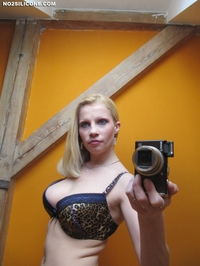 Cherish takes selfshots