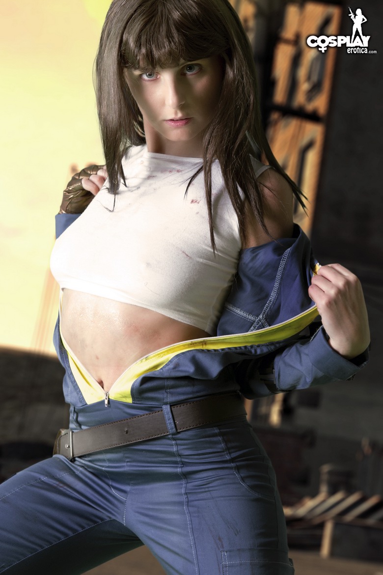 Cosplay babe Alyxa in Apocalypse
