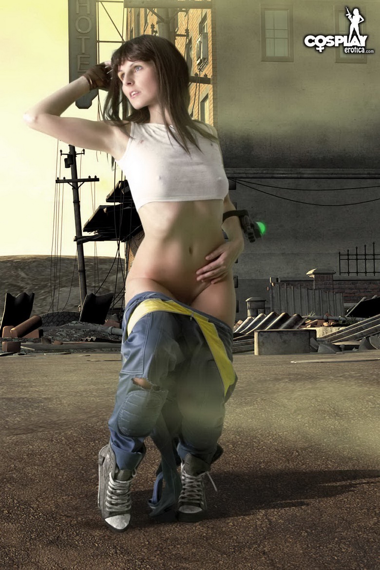 Cosplay babe Alyxa in Apocalypse