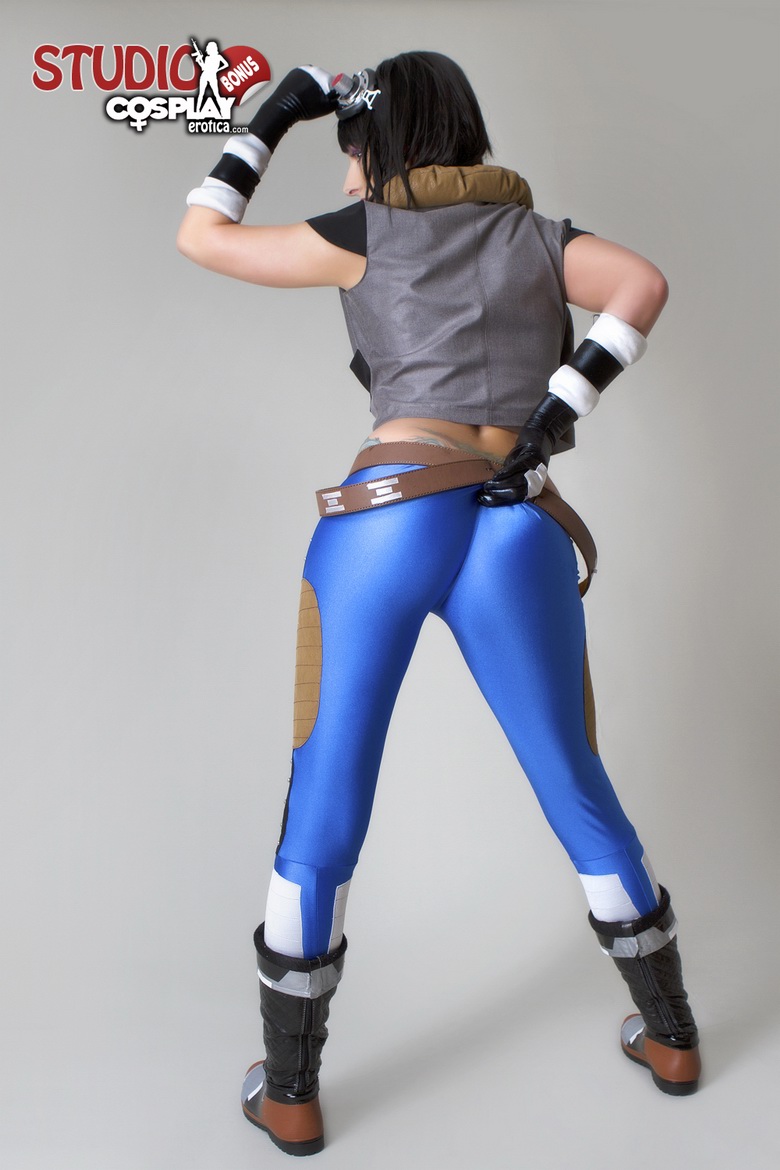 Sandy Bell Has Some Illegal Goods