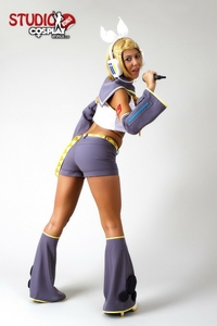 Cosplay Babe Shelly Synthesizing