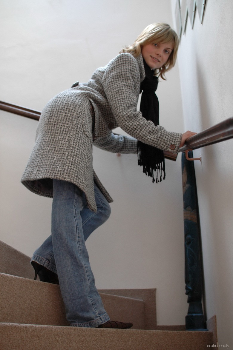 Margo drops her clothes