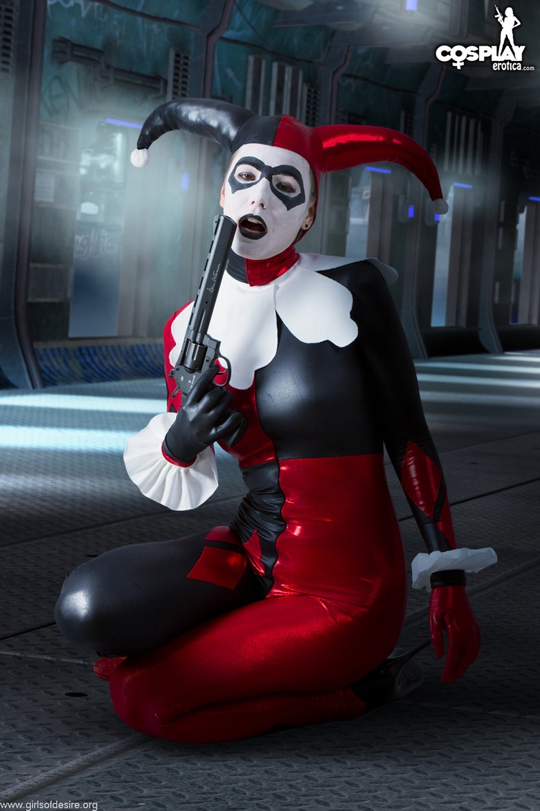 Cosplay sidekick Cassie