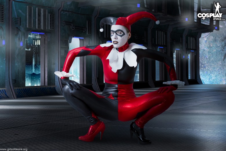 Cosplay sidekick Cassie