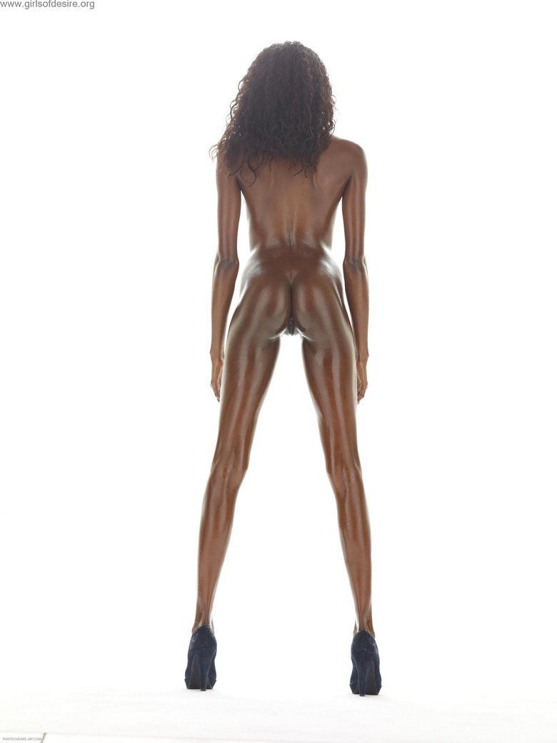 Valerie's perfect oiled & slim body