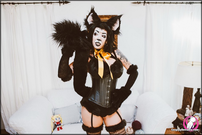 Vivka Cosplaying Moon Kitty