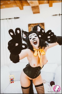 Vivka Cosplaying Moon Kitty