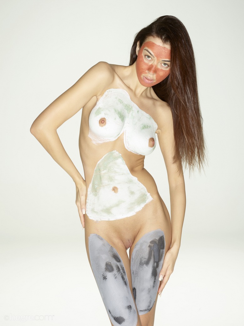 Nicolette In Mud Mask