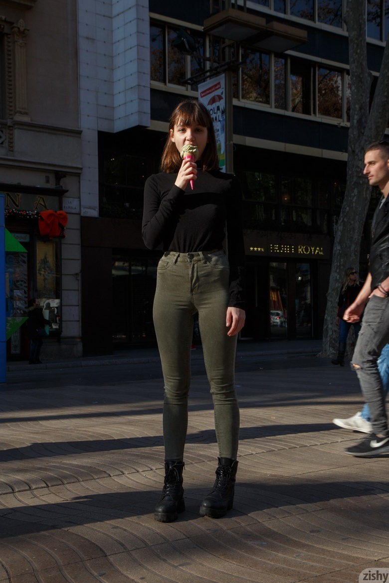 Lara Maiser in Barcelona Cosmopolitan