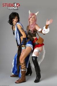 Marylin & Angela cosplaying FFXIII