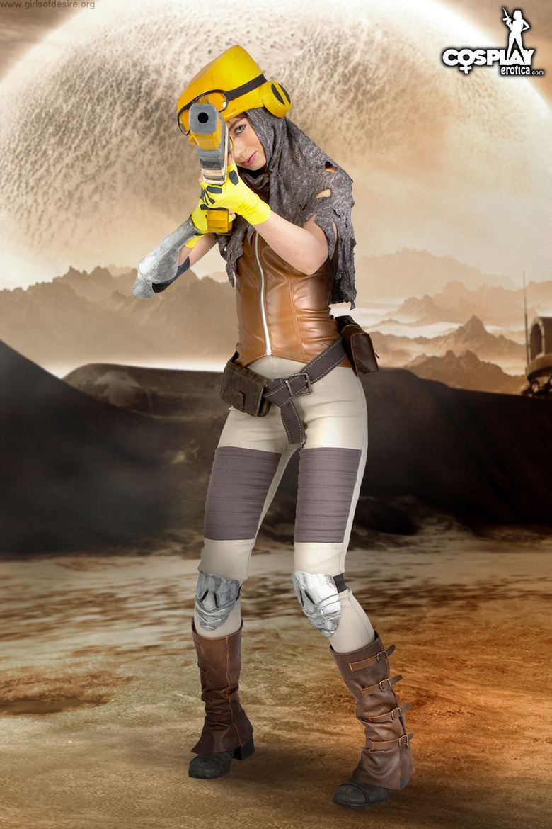 Leyla cosplaying Far Eden
