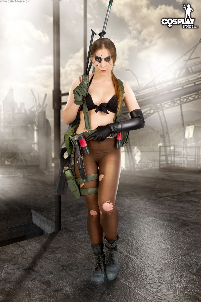 Zoey Cosplaying Silent Death