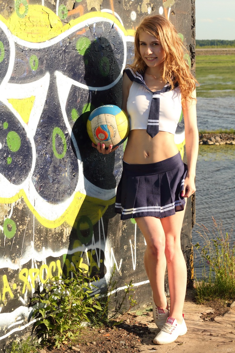 Eva Gold flashing outdoor
