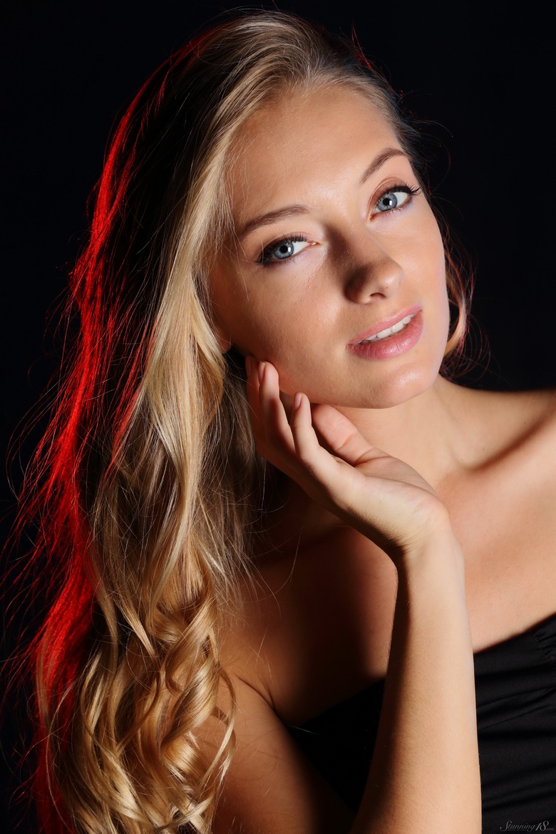 Ellison in Blond Curls