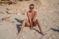 Fauve topless on the shore