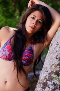 Daisy pulls down bikini at lake
