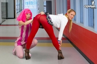 Nia & Leyla Cross Play
