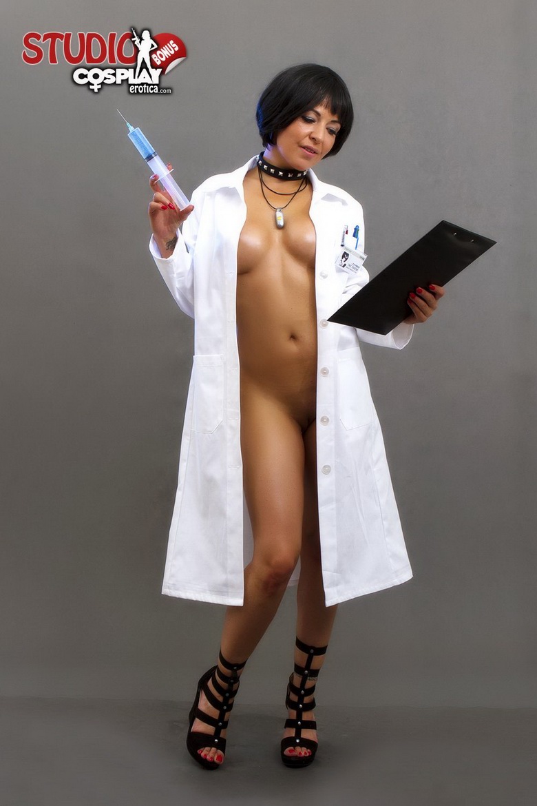 Mea Lee Coyplaying Takemi