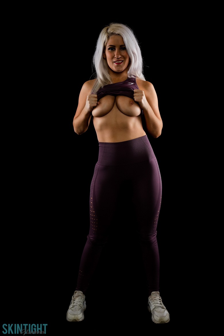 Lu Elissa in Rubber Band