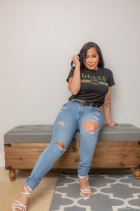 Juliana Cruz undressing