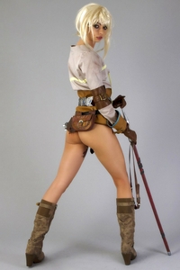 Leyla Cosplaying Ciri