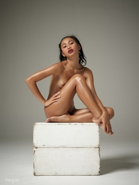 Hiromi's naked perfection
