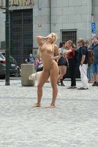 Alicja walking naked