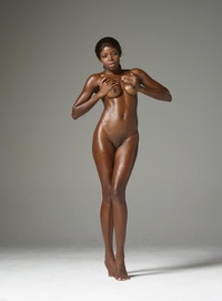 Simone's Silky Nudes