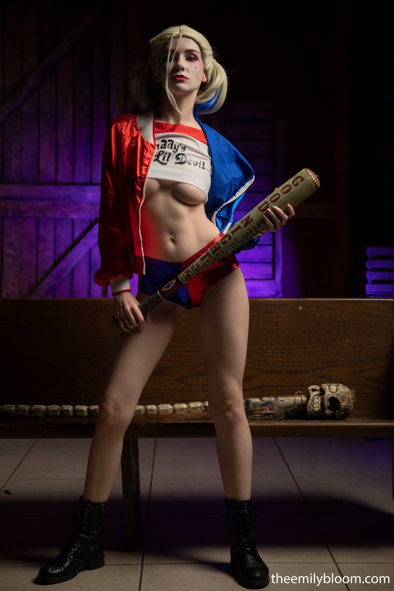 Emily Bloom Cosplaying Harley Quinn